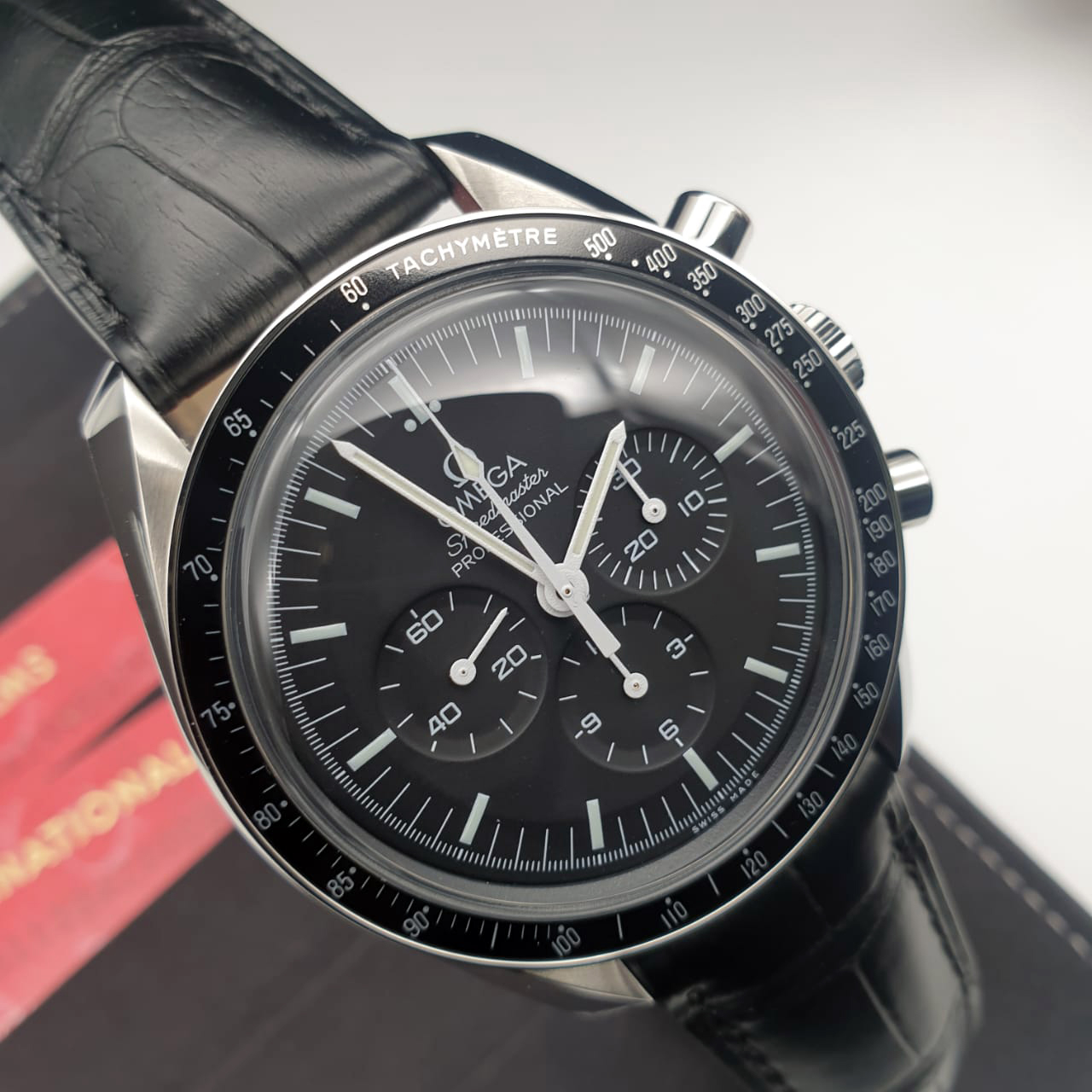 Omega Speedmaster Moonwatch Professional Chronograph 42 mm 311.33.42.30.01.001