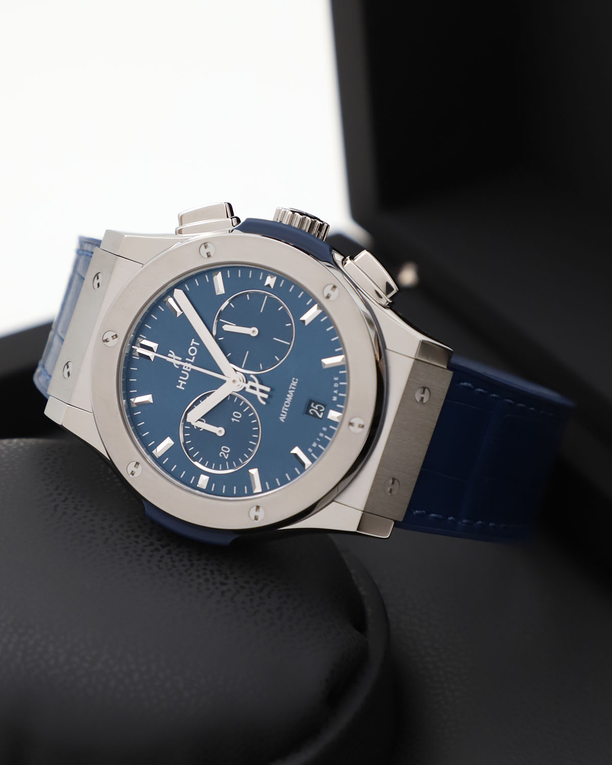 Hublot Classic Fusion Chronograph Titanium Blue 42 mm 541.NX.7170.LR