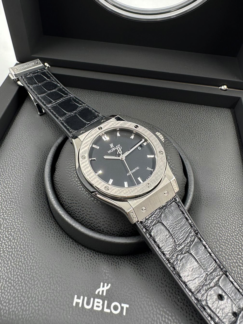 Hublot Classic Fusion Titanium 42 mm 542.NX.1171.LR