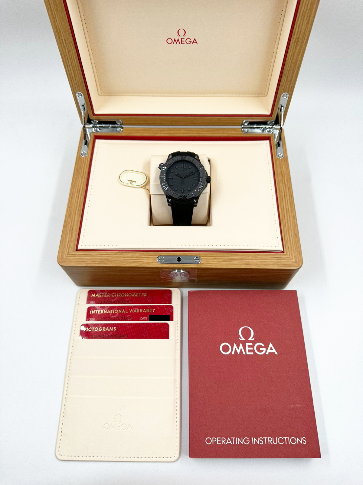 Omega Seamaster Diver 300m Co-Axial Master Chronometer Black Black 43.5 mm 210.92.44.20.01.003