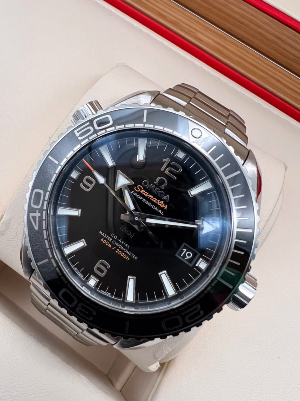 Omega Seamaster Planet Ocean 600m Co-Axial Master Chronometer 43.5 mm 215.30.44.21.01.001