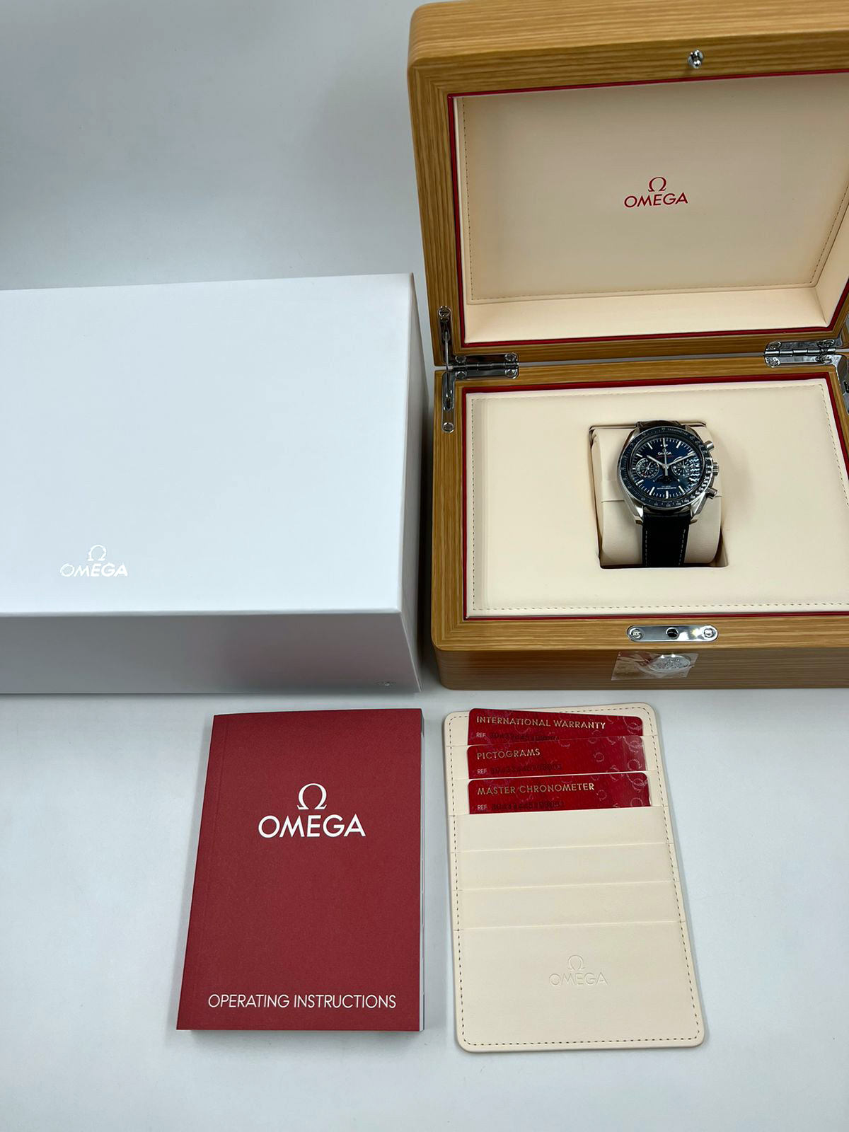 Omega Speedmaster Two Counters Co-Axial Chronometer Moonphase Chronograph 44.25 mm 304.33.44.52.03.001