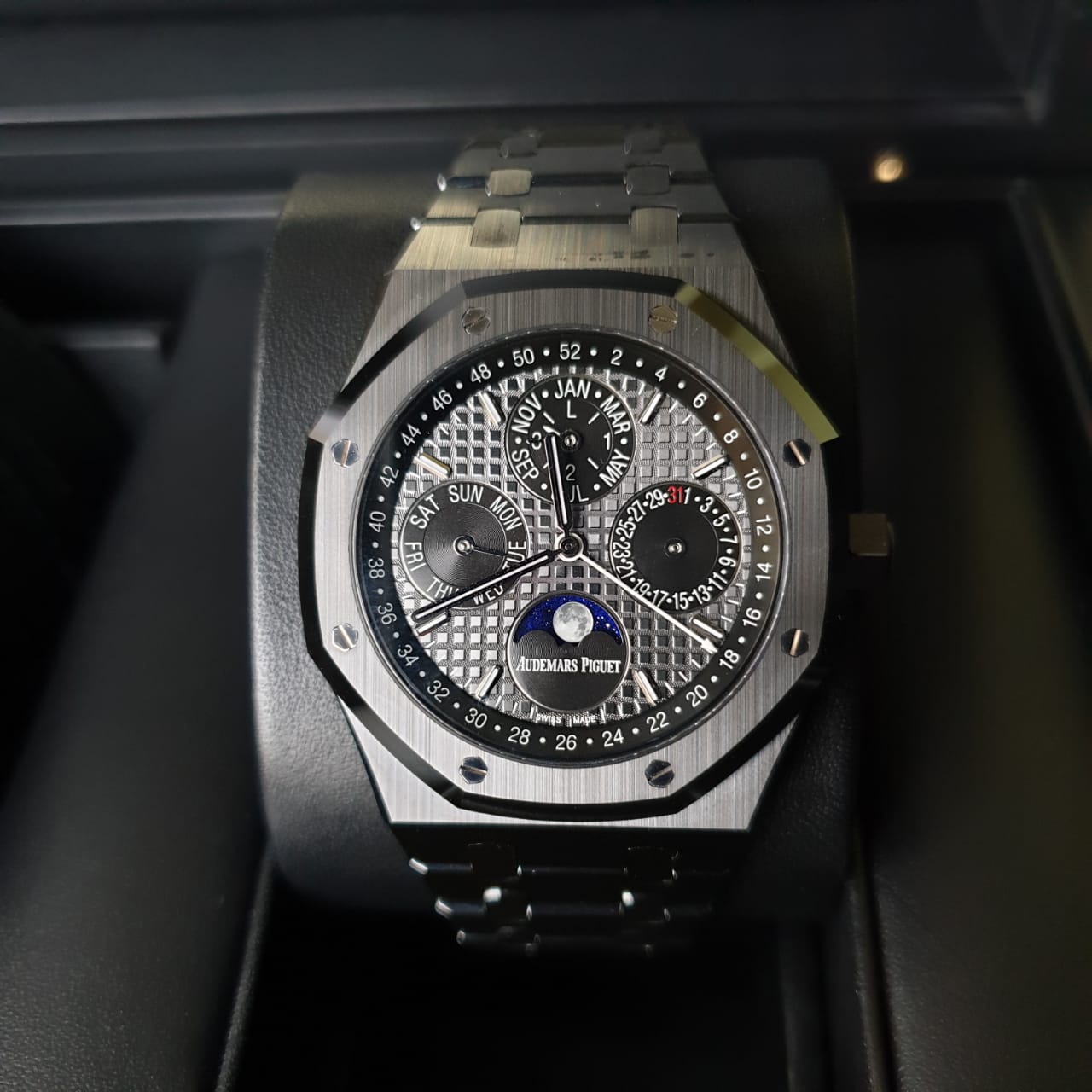 Audemars Piguet Royal Oak Perpetual Calendar 41 mm 26579CE.OO.1225CE.01