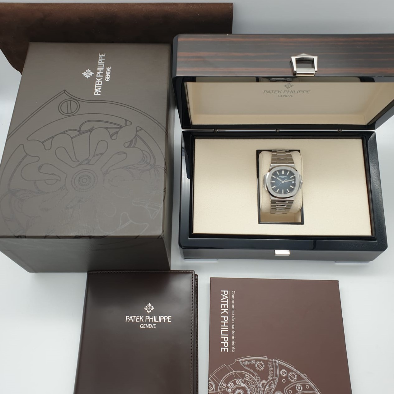 Patek Philippe Nautilus 40 mm 5711/1A-010