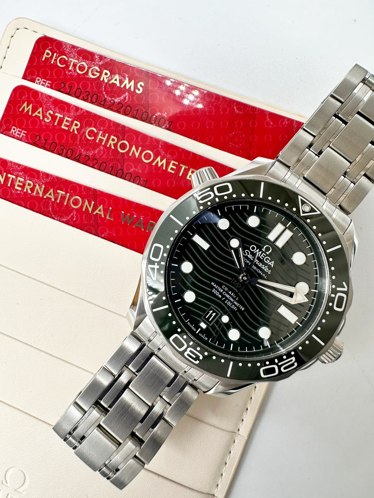 Omega Seamaster Diver 300M Co-Axial Master Chronometer 42 mm 210.30.42.20.10.001