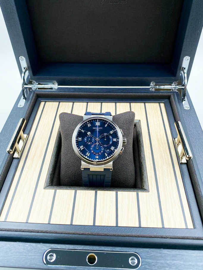 Breguet Marine Chronographe 5527 42.3 mm 5527TI/Y1/5WV