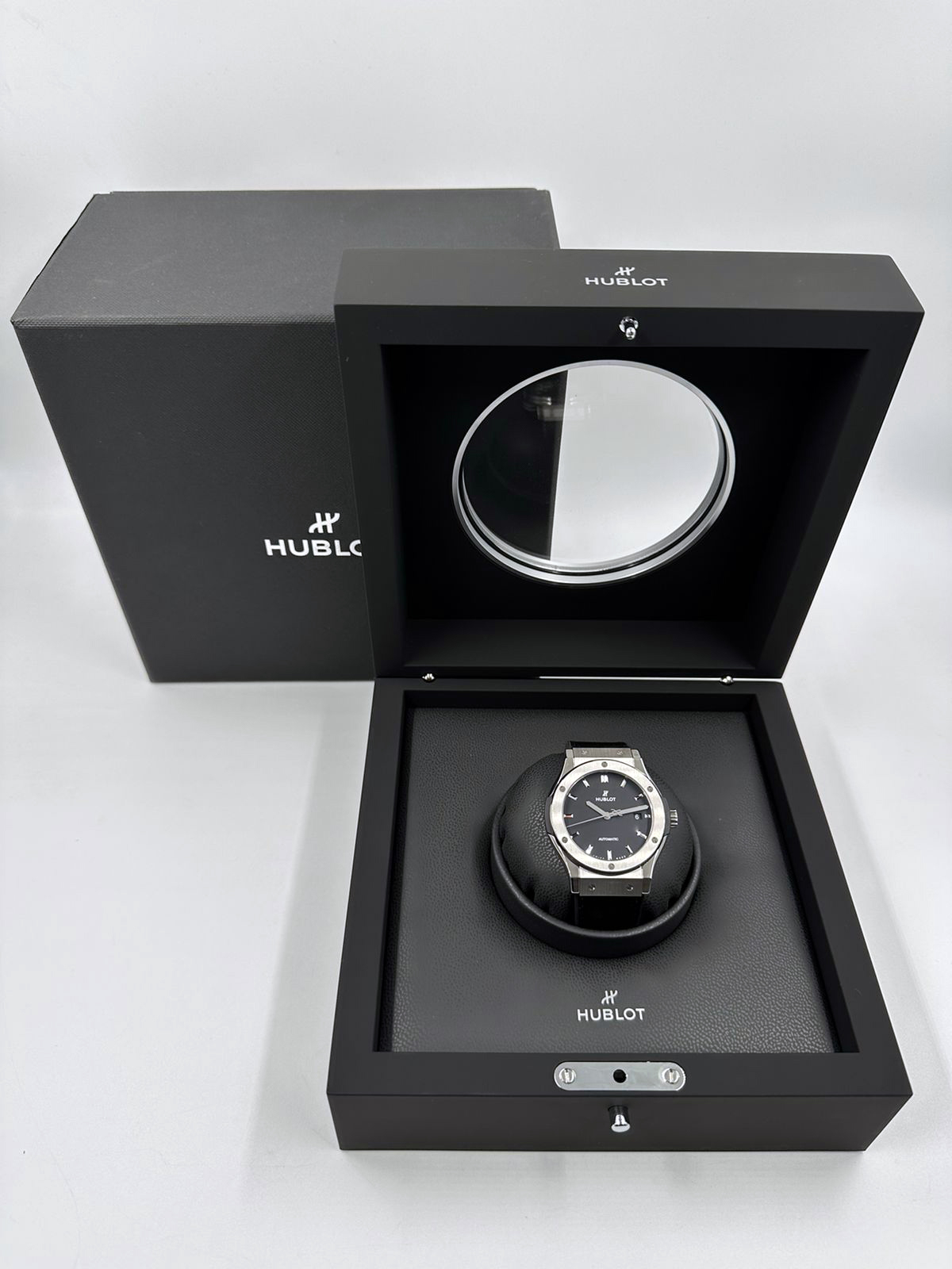 Hublot Classic Fusion Titanium 42 mm 542.NX.1171.LR
