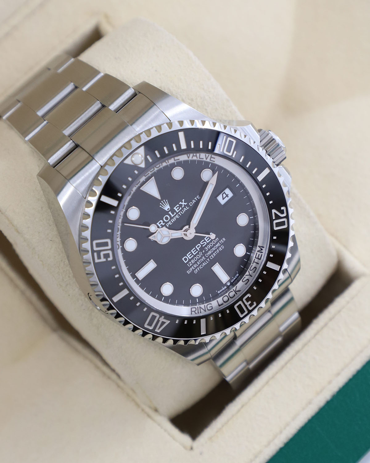 Rolex Sea-Dweller Deepsea 44 mm 136660