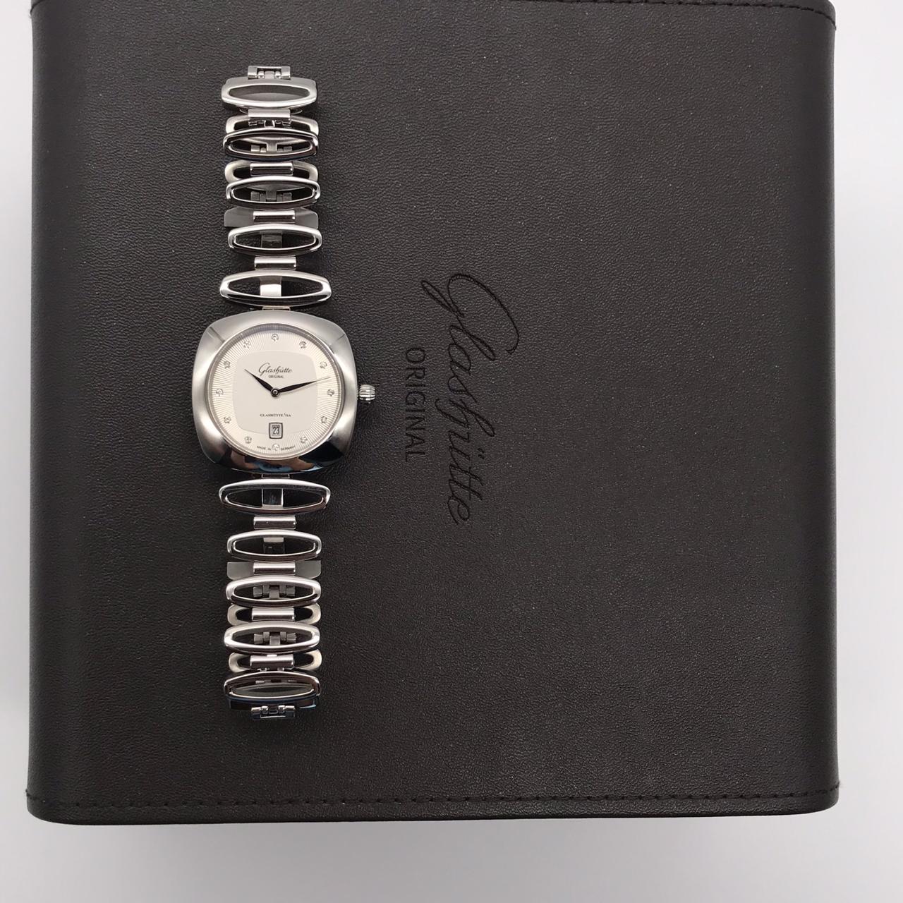 Glashutte Original Pavonina 31 mm 1-03-01-10-12-14