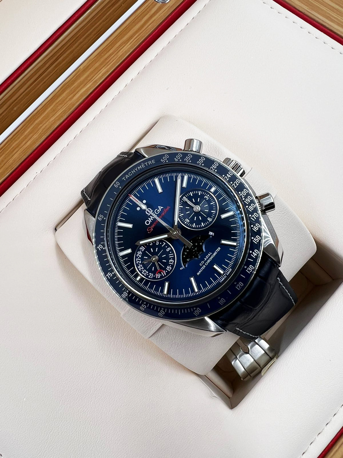 Omega Speedmaster Two Counters Co-Axial Chronometer Moonphase Chronograph 44.25 mm 304.33.44.52.03.001