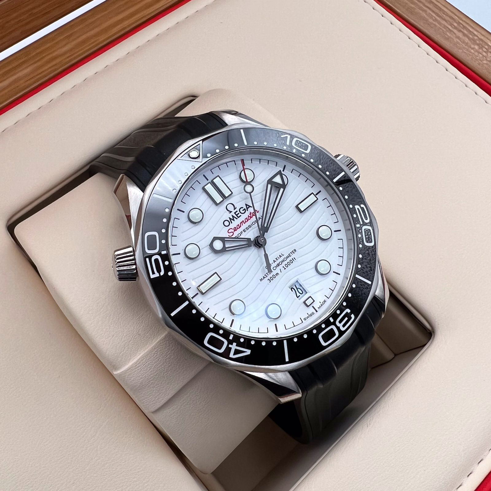 Omega Seamaster Diver 300M Co-Axial Master Chronometer 210.32.42.20.04.001