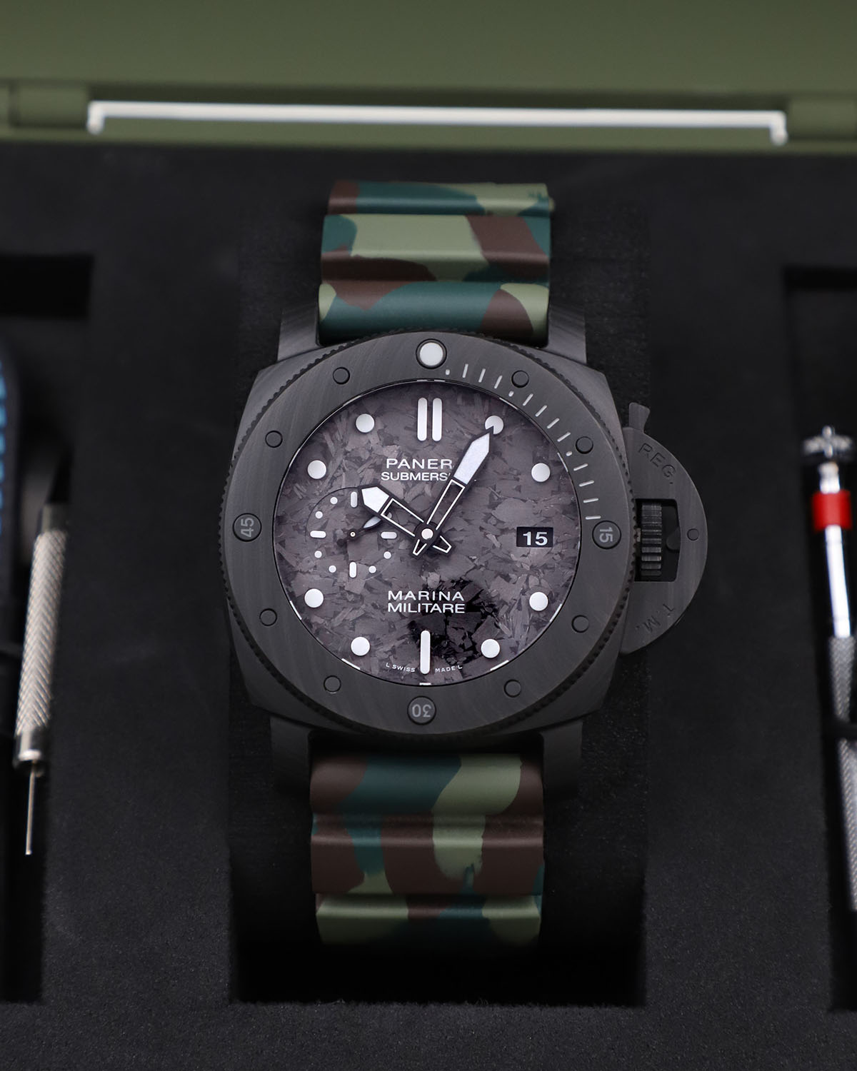 Panerai Submersible Marina Militare Carbontech 47 mm PAM00979