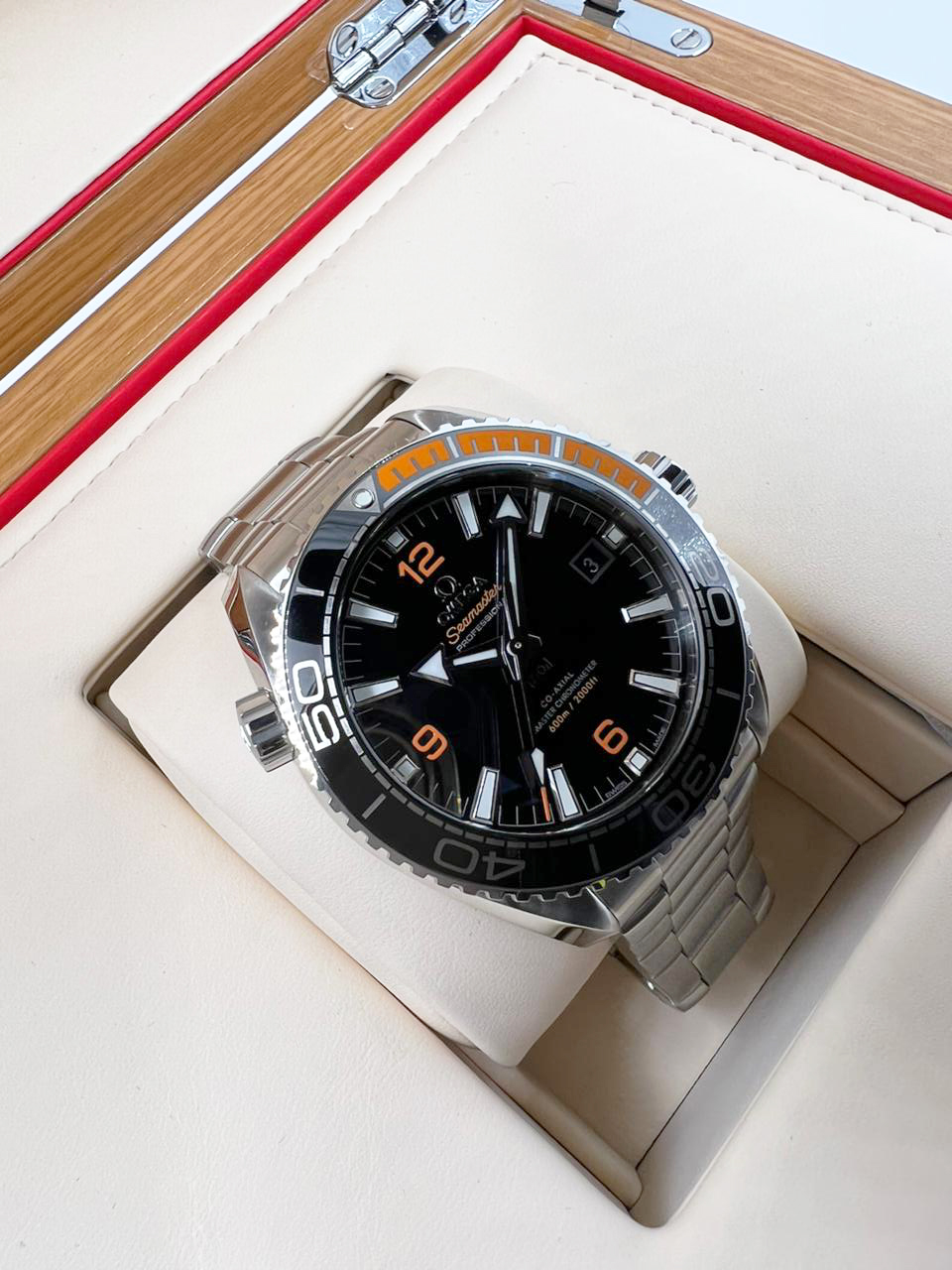 Omega Seamaster Planet Ocean 600m Co-Axial Master Chronometer 43.5 mm 215.30.44.21.01.002