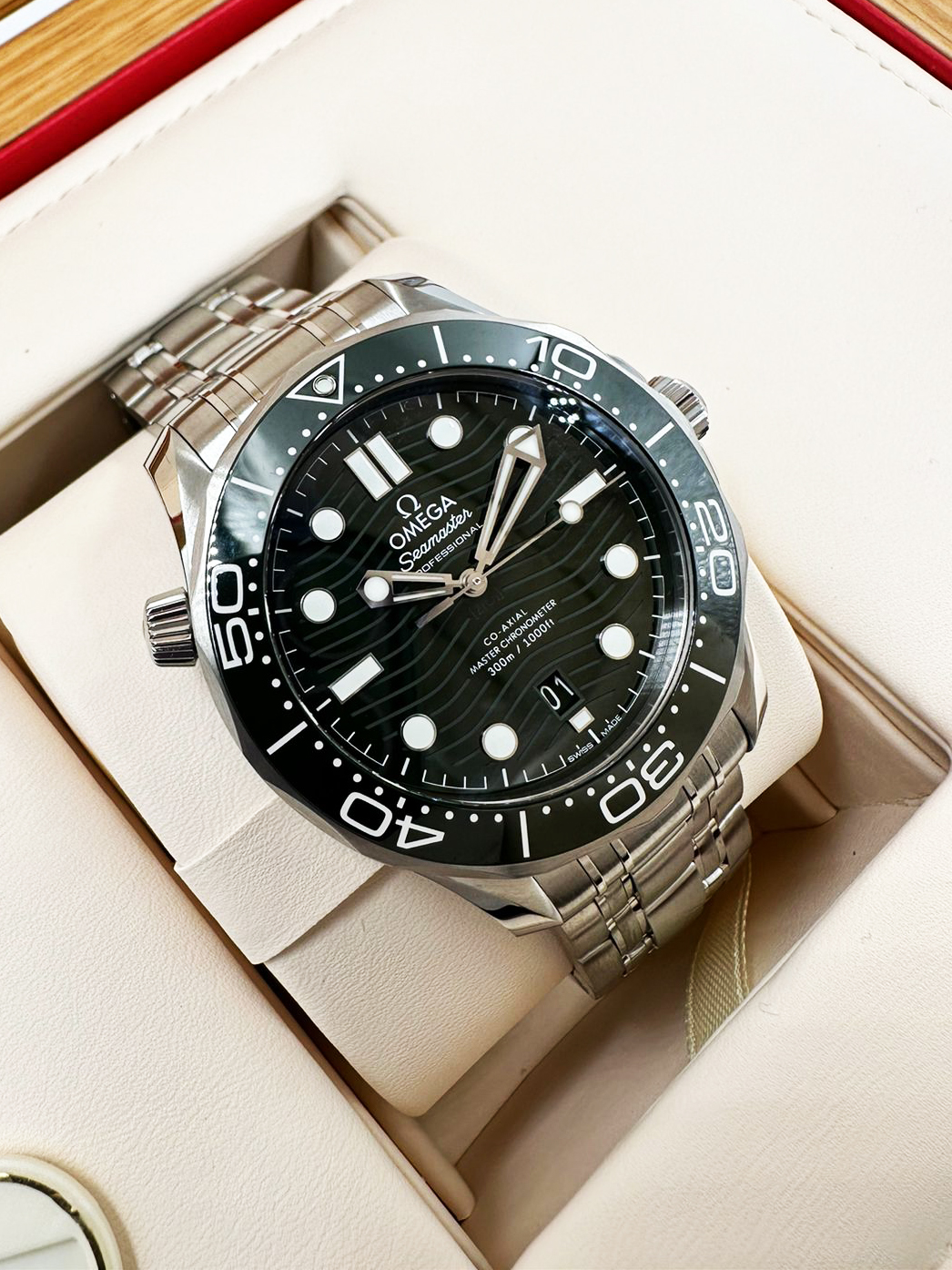 Omega Seamaster Diver 300M Co-Axial Master Chronometer 42 mm 210.30.42.20.10.001