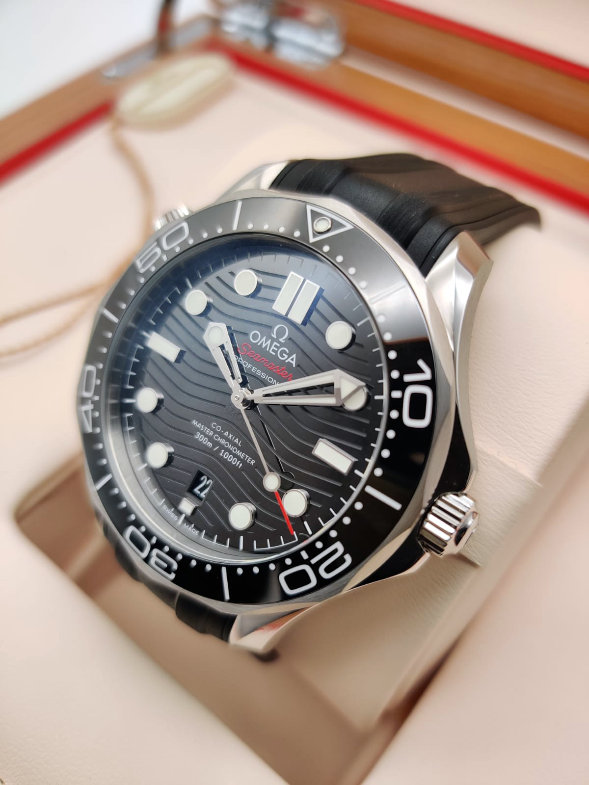 Omega Seamaster Diver 300M Co-Axial Master Chronometer 210.32.42.20.01.001