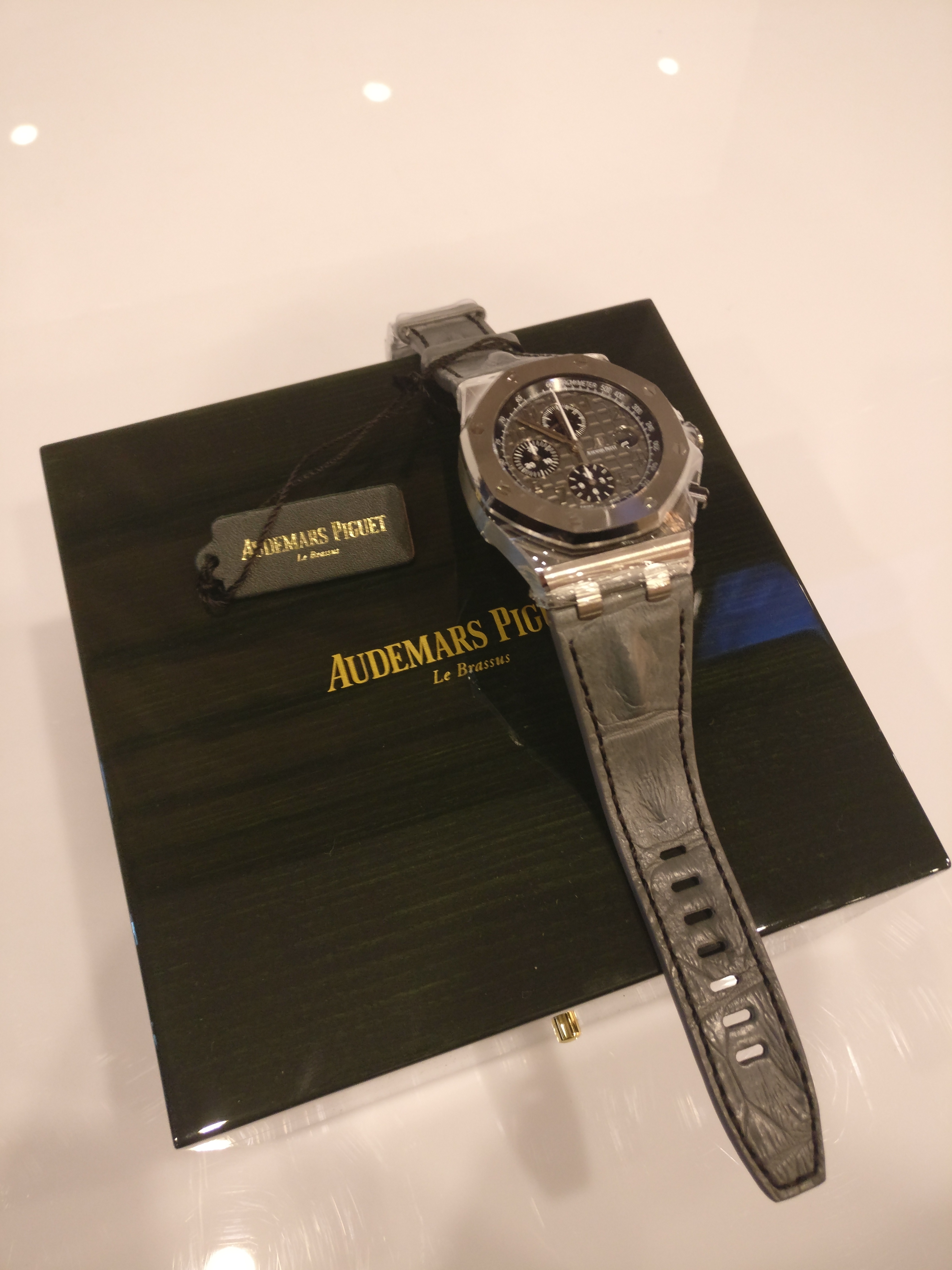 Audemars Piguet Royal Oak Offshore Chronograph 42 mm 26470ST.OO.A104CR.01