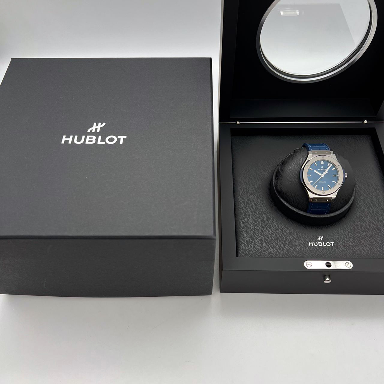 Hublot Classic Fusion Titanium Blue 38 mm 565.NX.7170.LR
