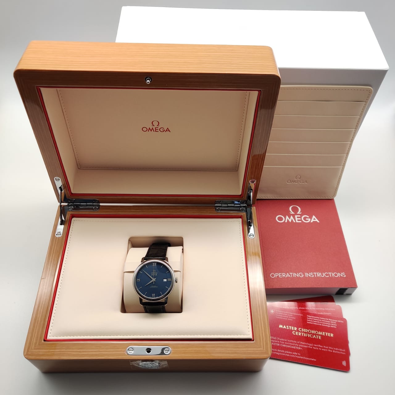 Omega De Ville Prestige Co-Axial Chronometer 39.5 mm 424.13.40.20.03.001