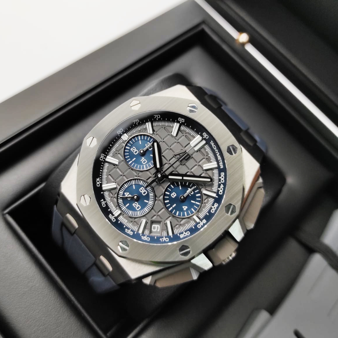 Audemars Piguet Royal Oak Offshore Chronograph 43 mm 26420IO.OO.A009CA.01