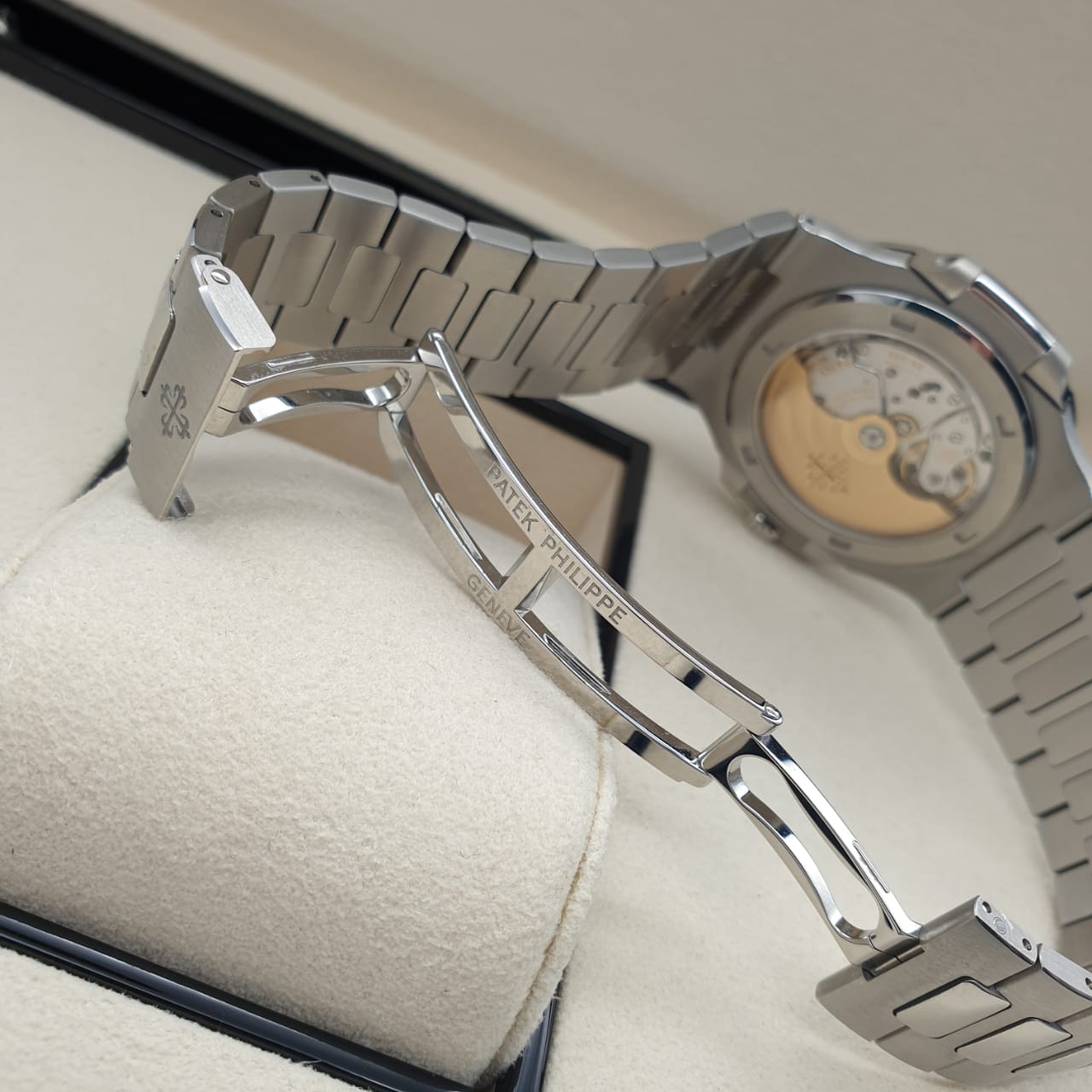 Patek Philippe Nautilus 40 mm 5711/1A-010