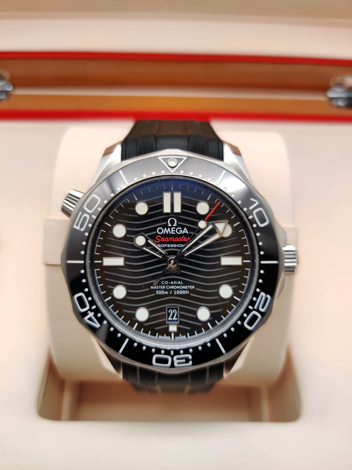 Omega Seamaster Diver 300M Co-Axial Master Chronometer 210.32.42.20.01.001