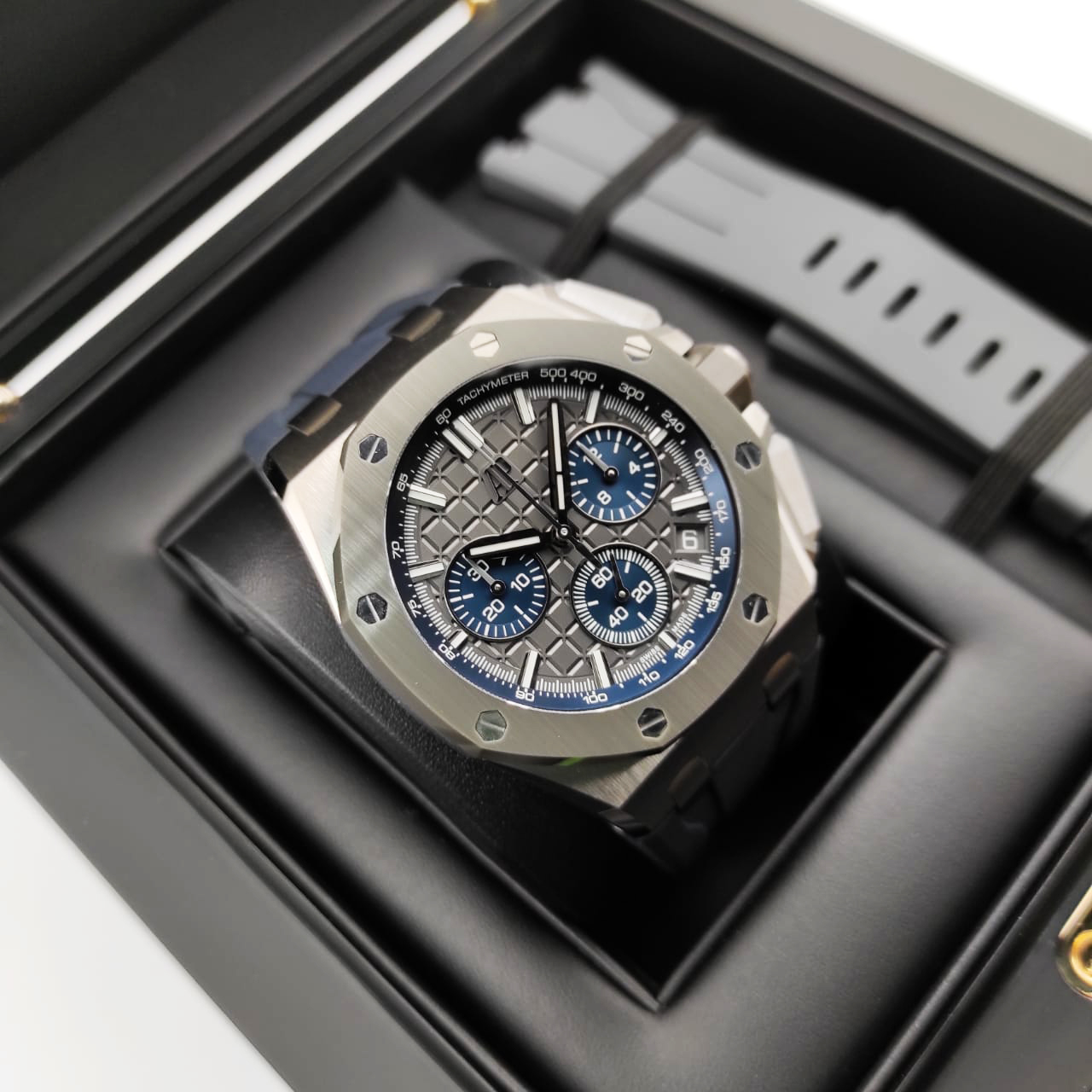 Audemars Piguet Royal Oak Offshore Chronograph 43 mm 26420IO.OO.A009CA.01