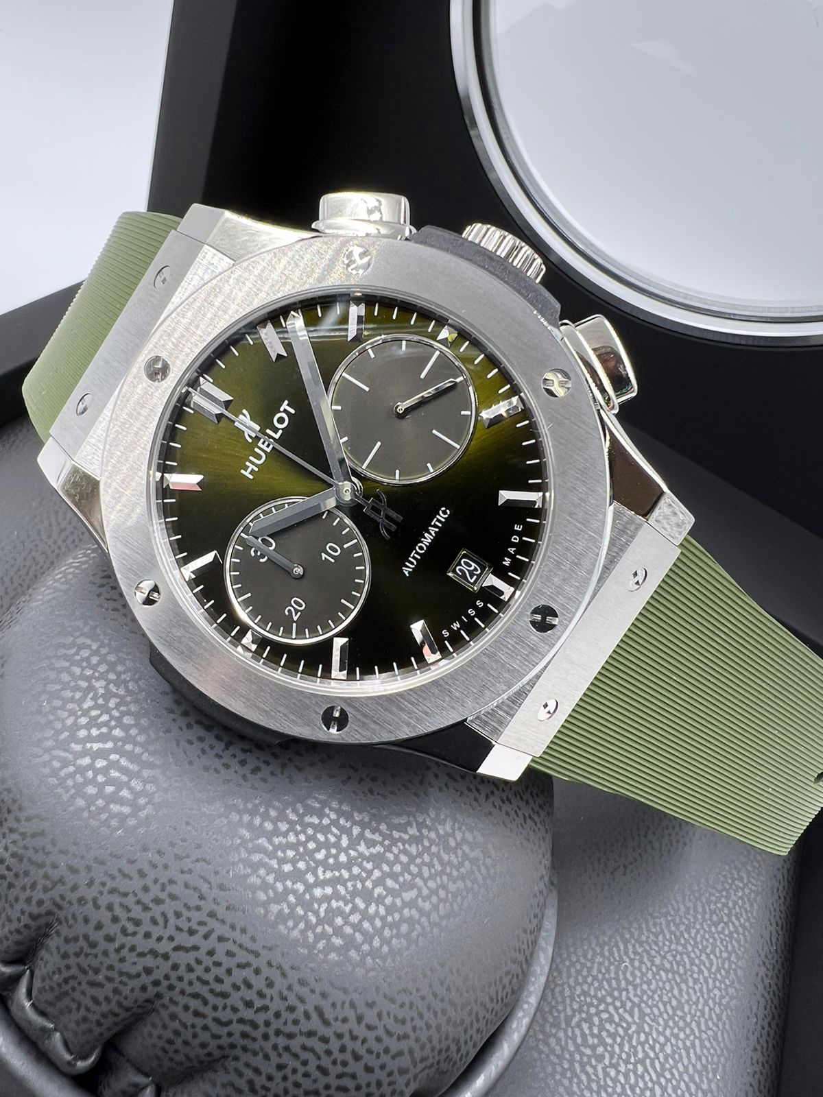Hublot Classic Fusion Chronograph Titanium Green 45 mm  521.NX.8970.RX