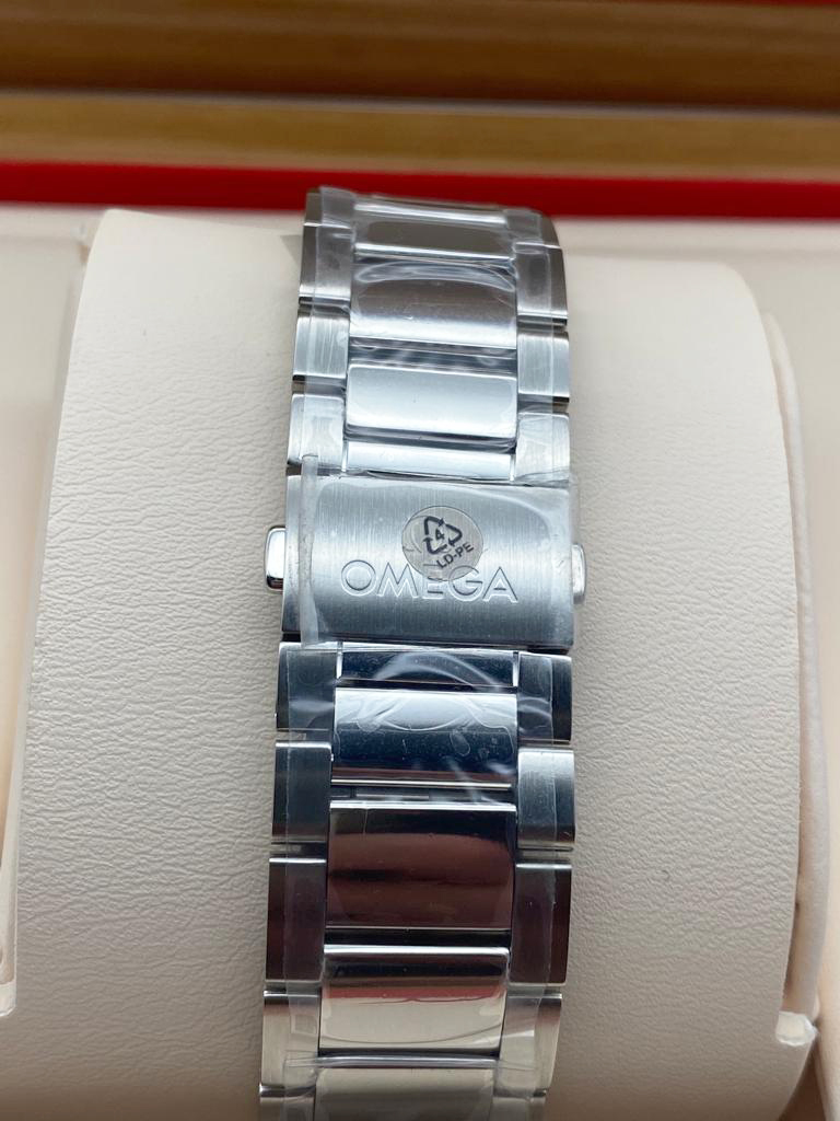 Omega Seamaster Aqua Terra 150M Co-Axial Master Chronometer GMT Worldtimer 43 mm 220.10.43.22.03.001