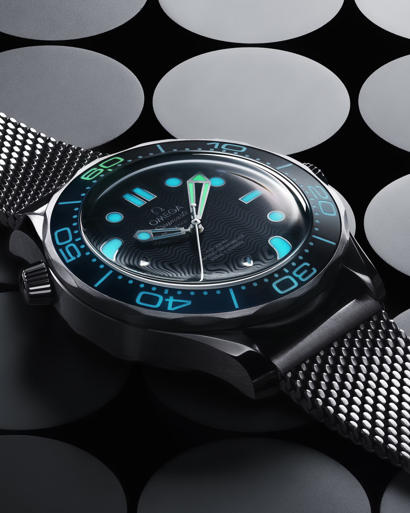 Omega Seamaster Diver 300M Co-Axial Master Chronometer James Bond 60th Anniversary 42 mm 210.30.42.20.03.002