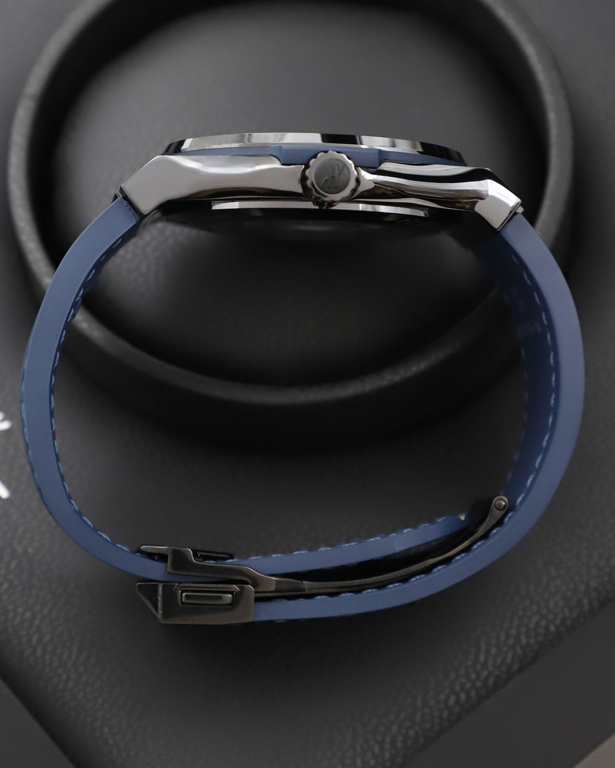 Hublot Classic Fusion Ceramic Blue 42 mm 542.CM.7170.LR