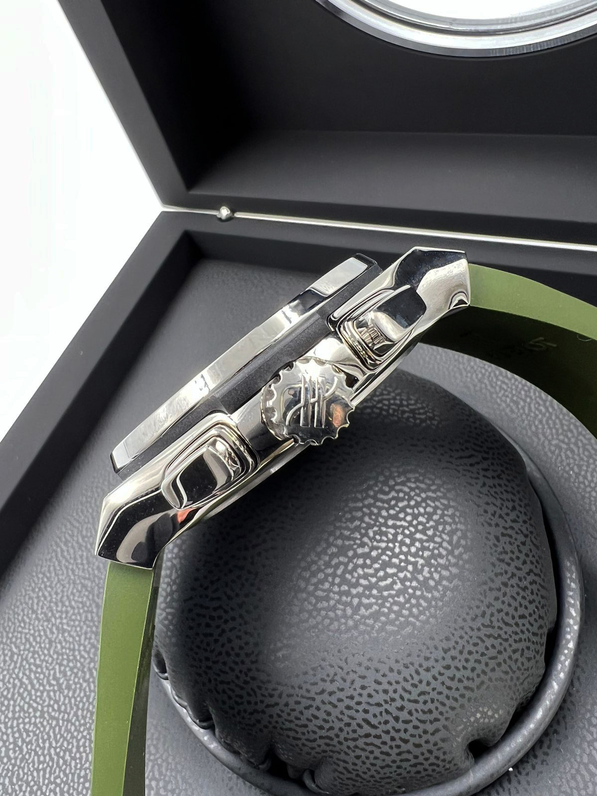Hublot Classic Fusion Chronograph Titanium Green 45 mm  521.NX.8970.RX
