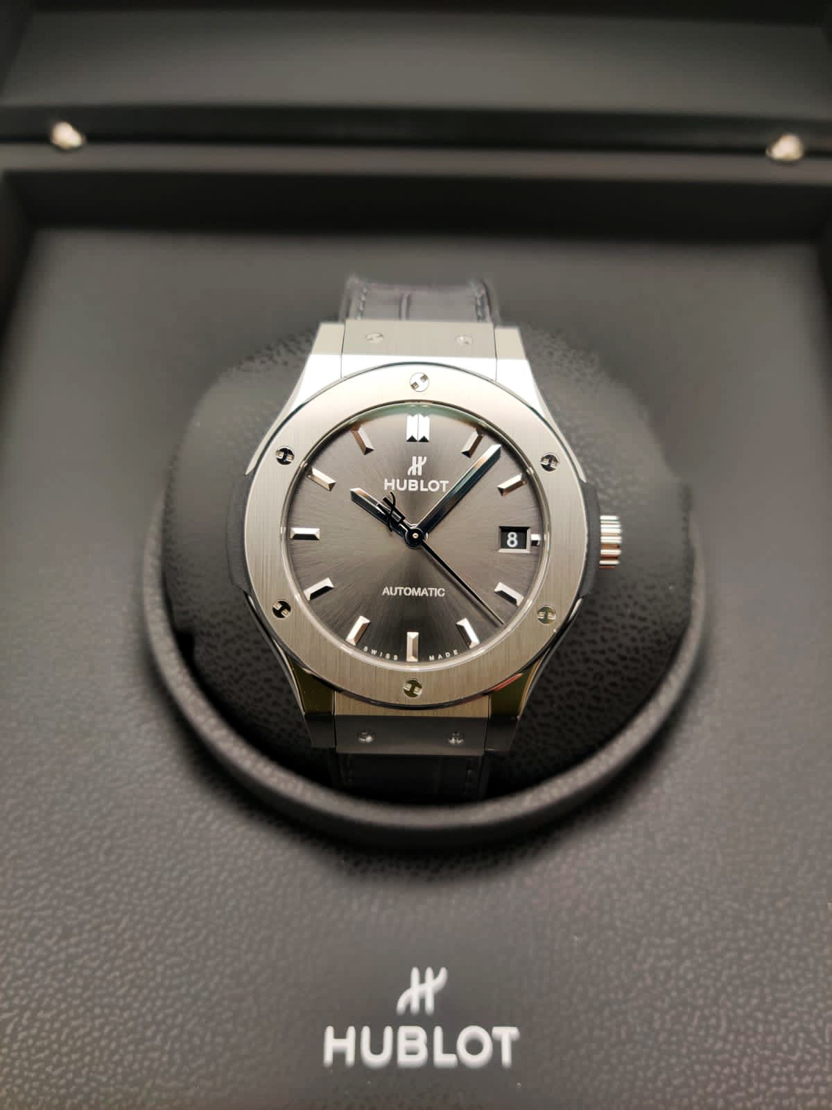 Hublot Classic Fusion Titanium Racing Grey 38 mm 565.NX.7071.LR