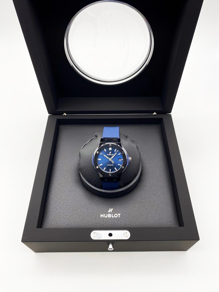 Hublot Classic Fusion Ceramic Blue 38 mm 565.CM.7170.RX