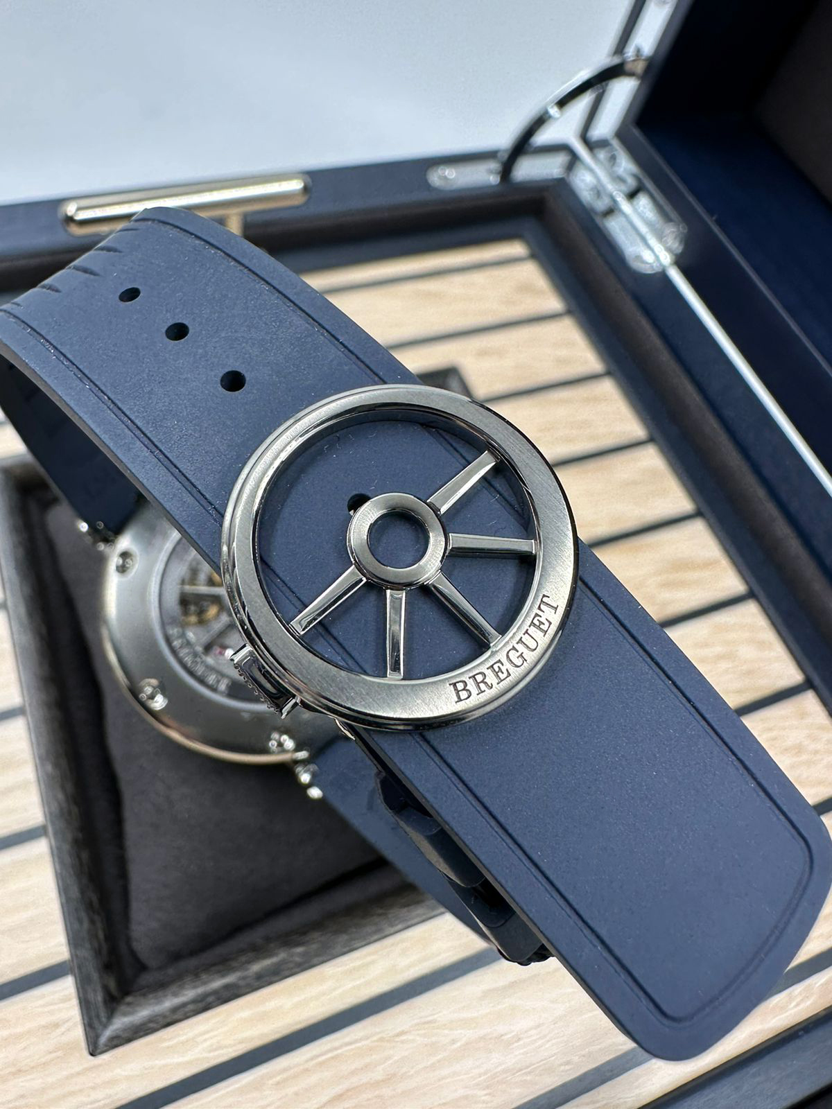 Breguet Marine 5517 40 mm 5517TI/Y1/5ZU