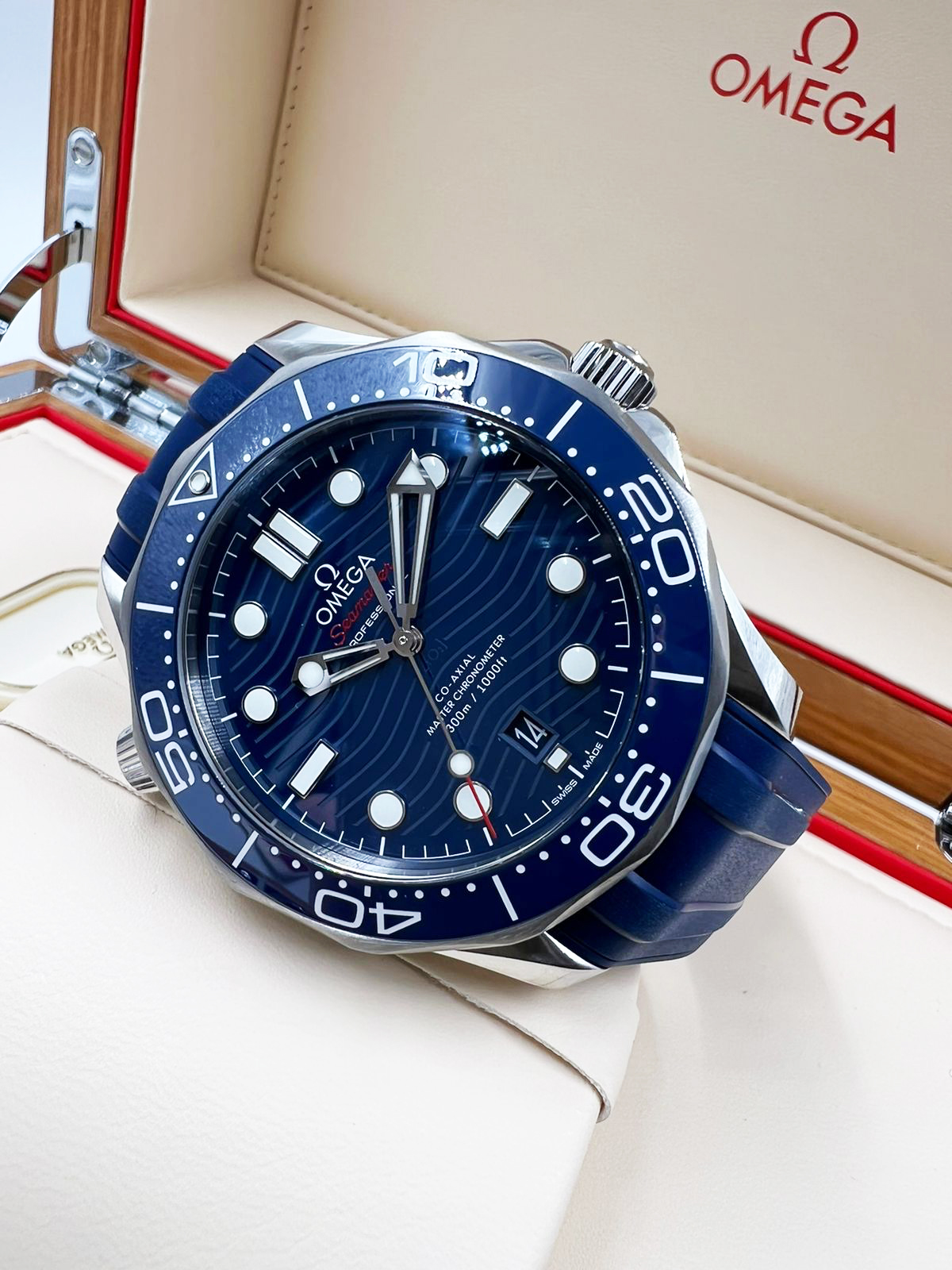Omega Seamaster Diver 300M Co-Axial Master Chronometer 42 mm 210.32.42.20.03.001