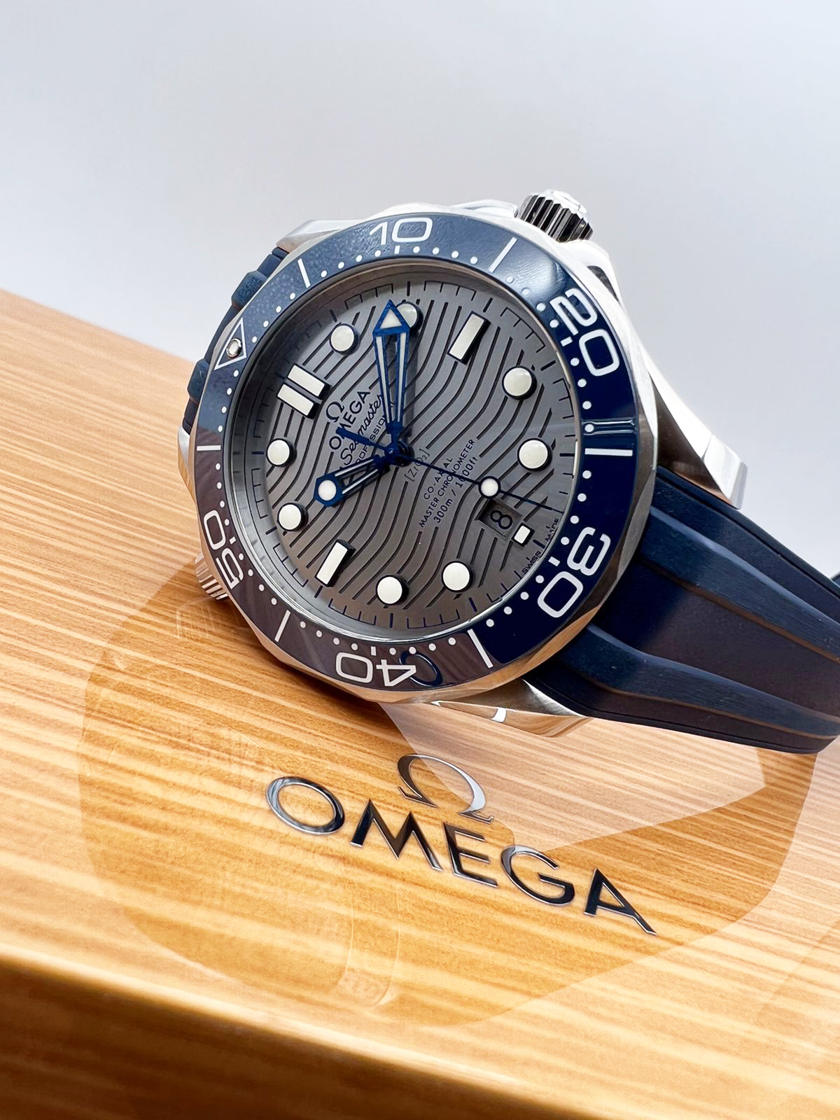 Omega Seamaster Diver 300M Co-Axial Master Chronometer 42 mm 210.32.42.20.06.001