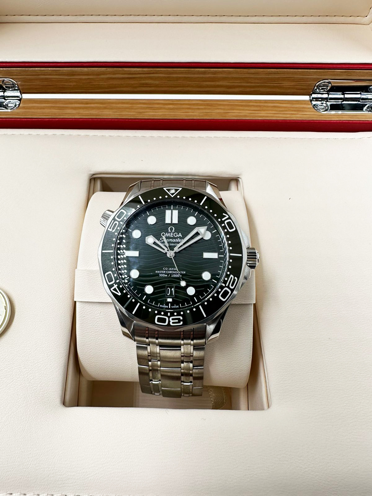 Omega Seamaster Diver 300M Co-Axial Master Chronometer 42 mm 210.30.42.20.10.001