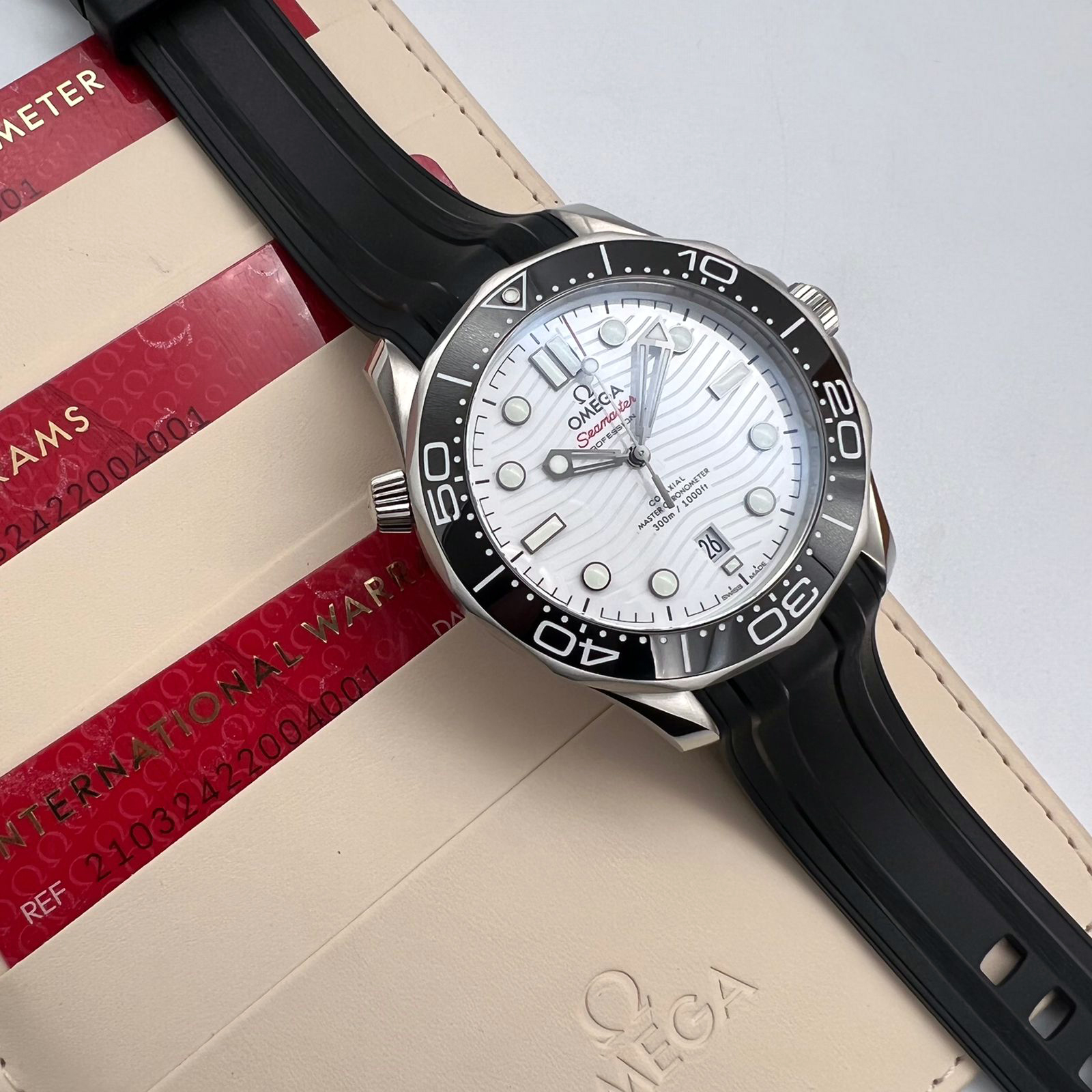 Omega Seamaster Diver 300M Co-Axial Master Chronometer 210.32.42.20.04.001