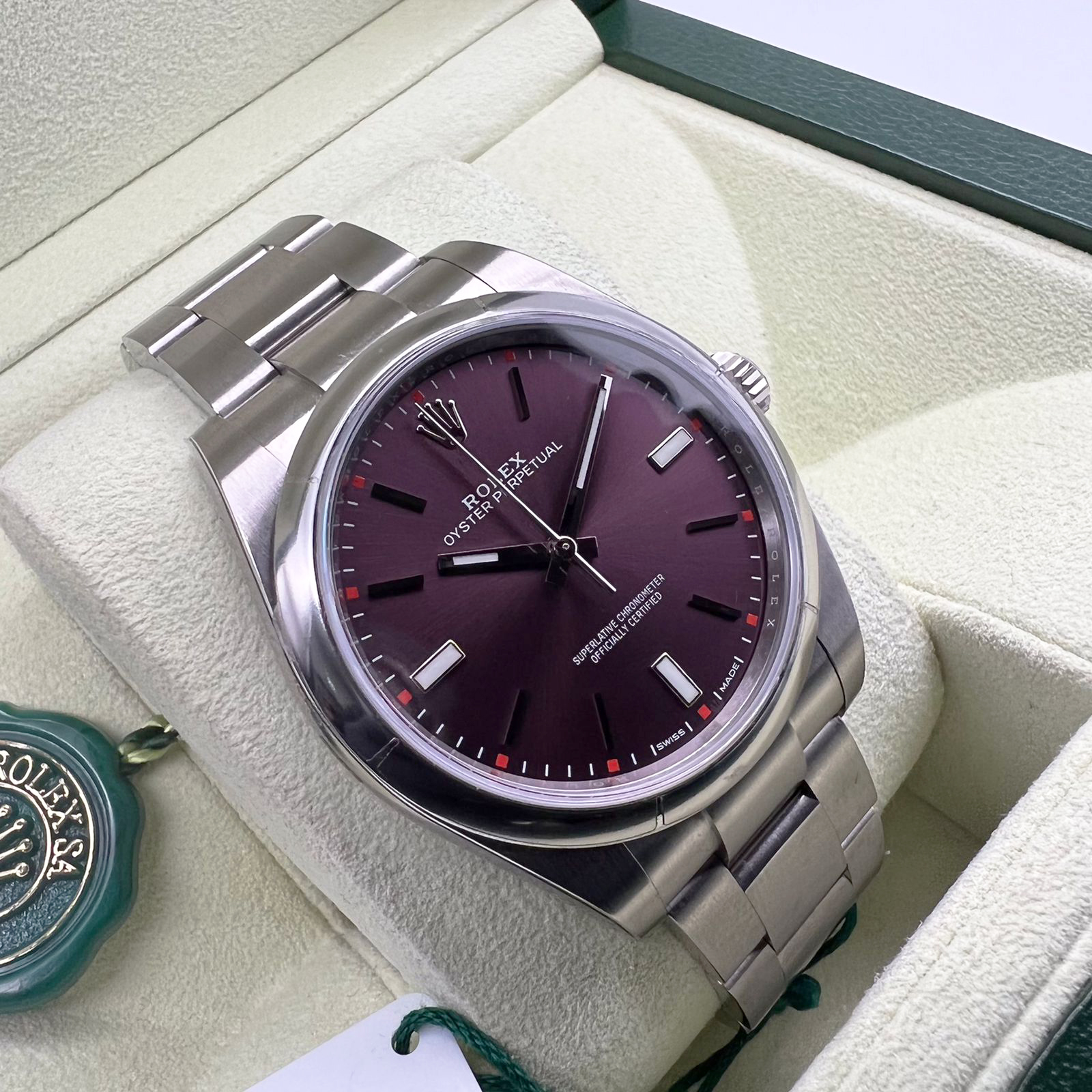 Rolex Oyster Perpetual 39 mm 114300