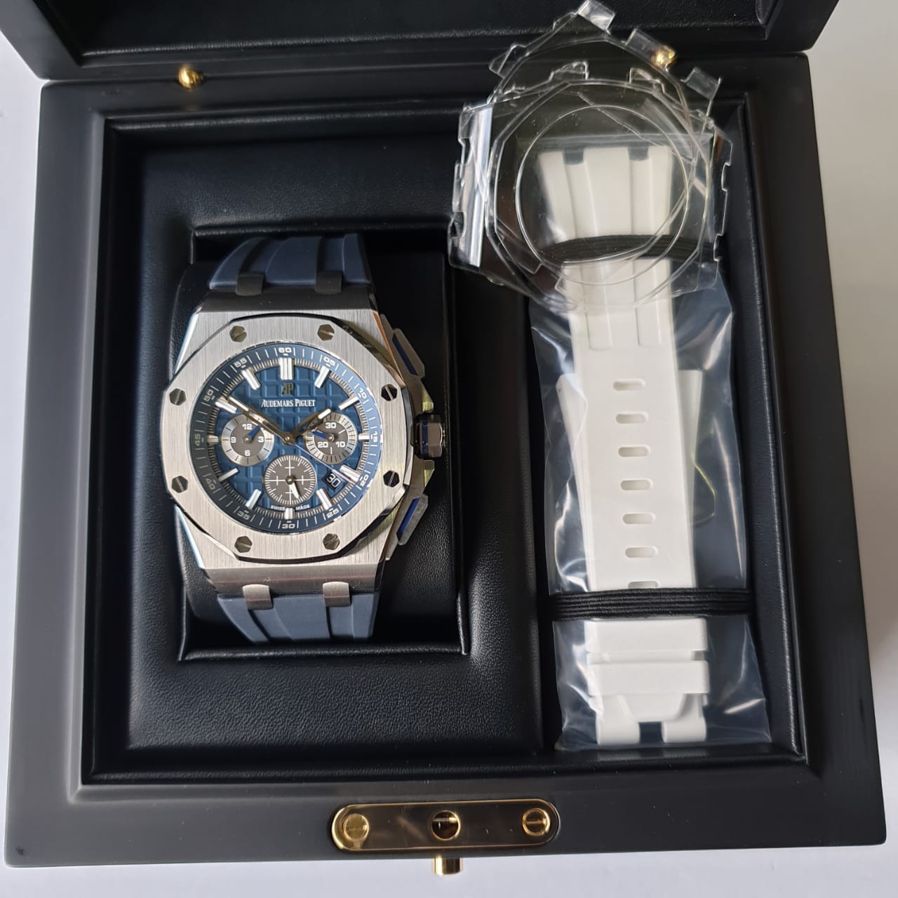 Audemars Piguet Royal Oak Offshore Selfwinding Chronograph 42 mm 26480TI.OO.A027CA.01