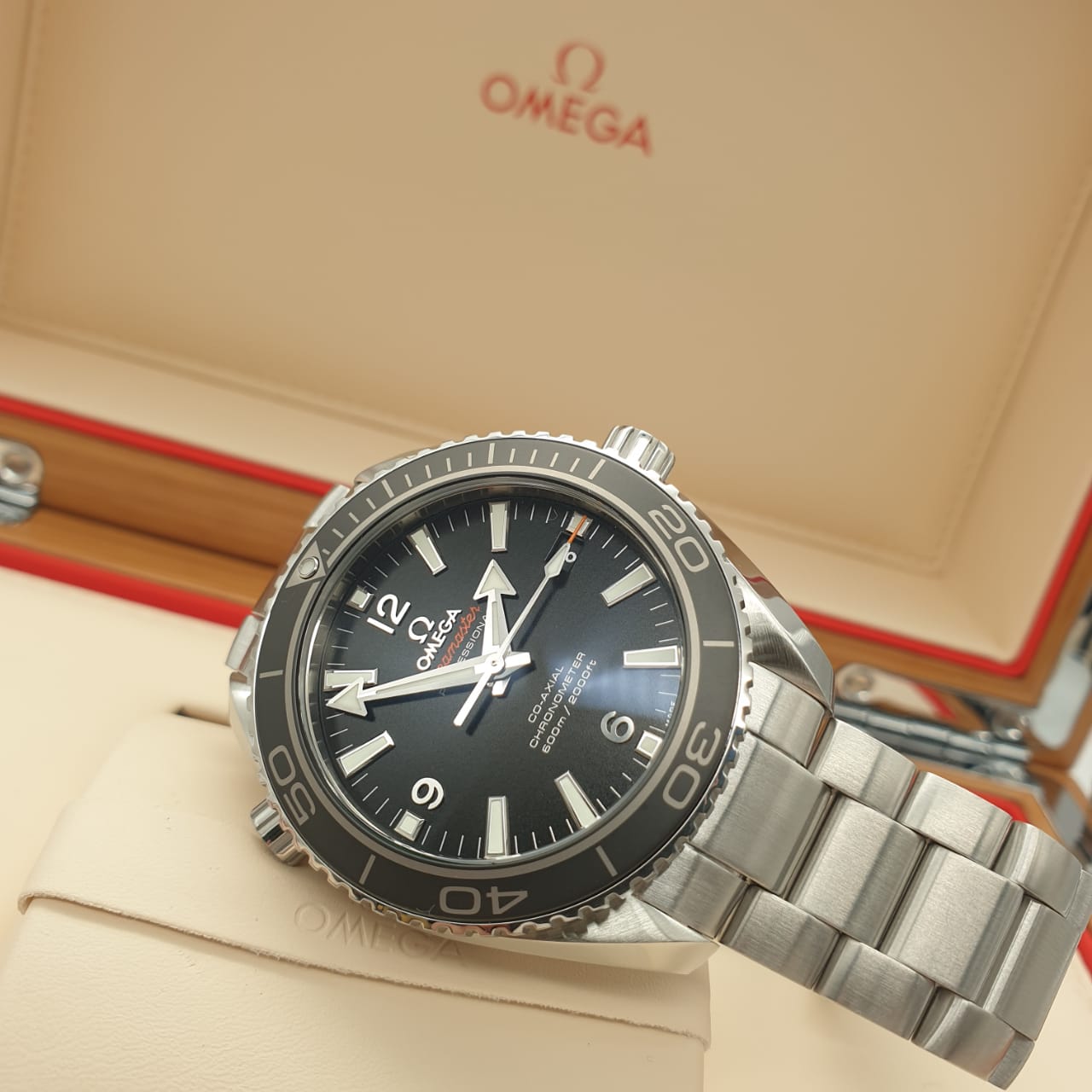 Omega Seamaster Planet Ocean 600M Omega Co-Axial 42 mm 232.30.42.21.01.001