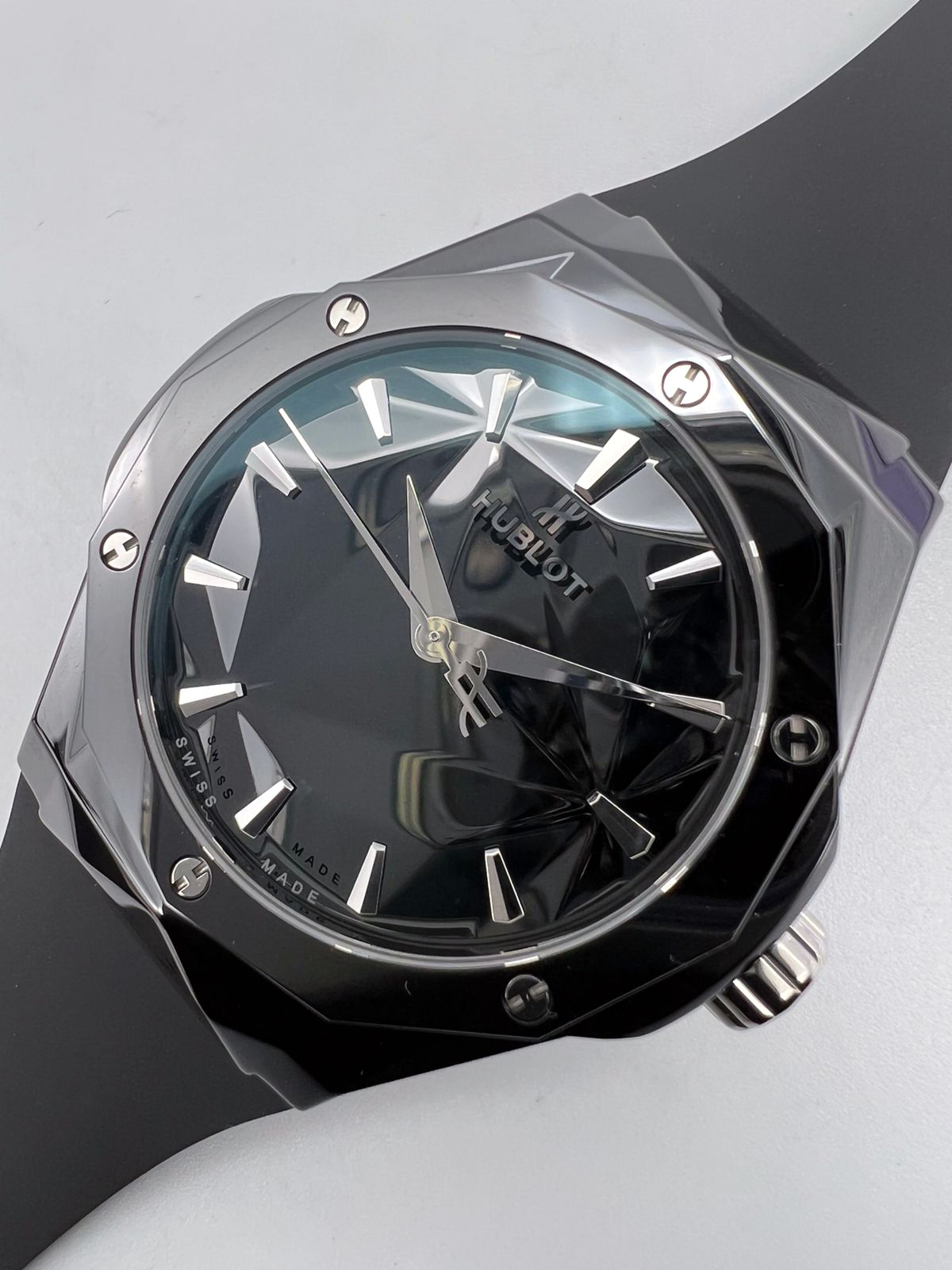 Hublot Classic Fusion Orlinski Black Magic 40 mm 550.CS.1800.RX.ORL21