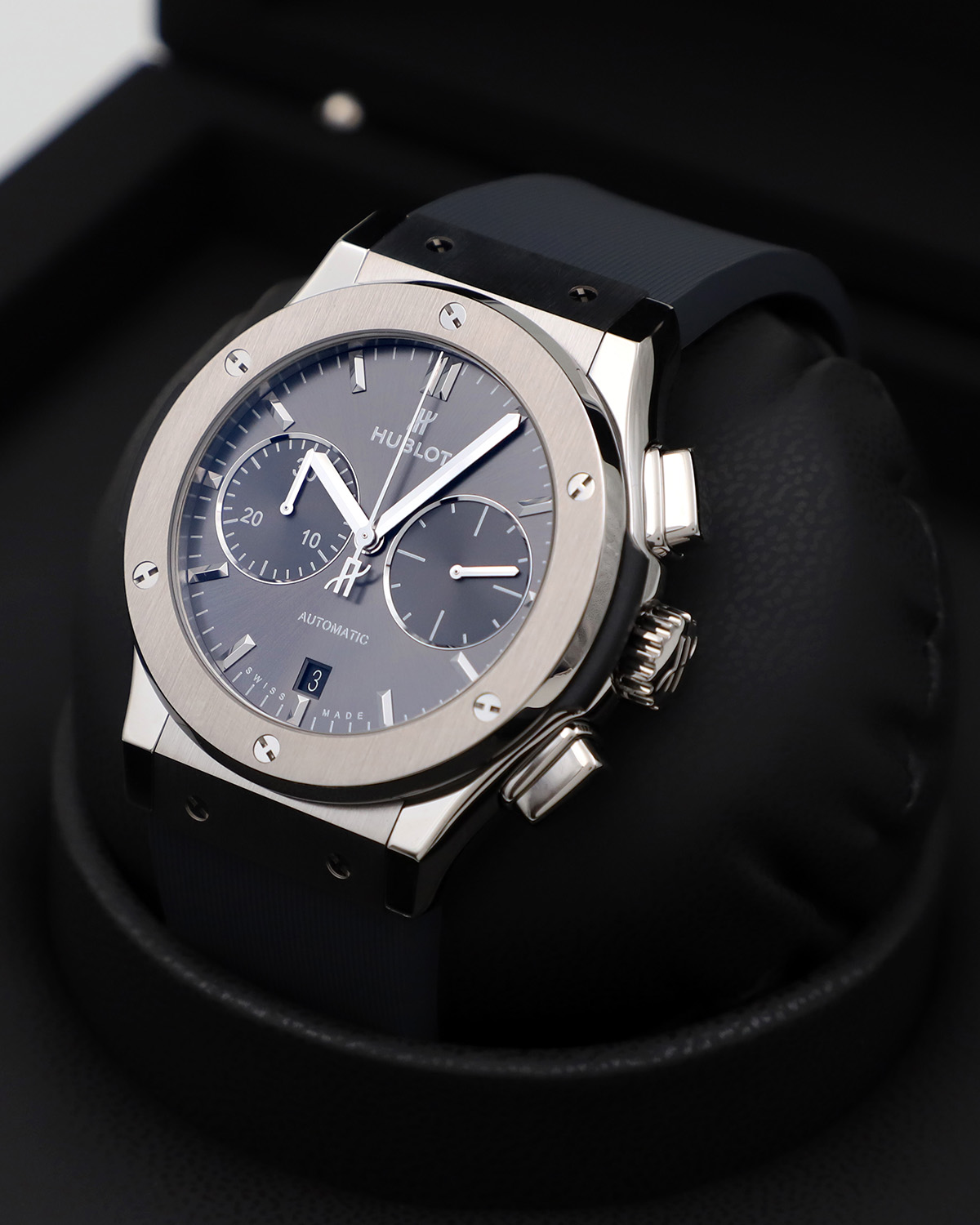 Hublot Classic Fusion Chronograph Titanium Racing Grey 45 mm 521.NX.7071.RX