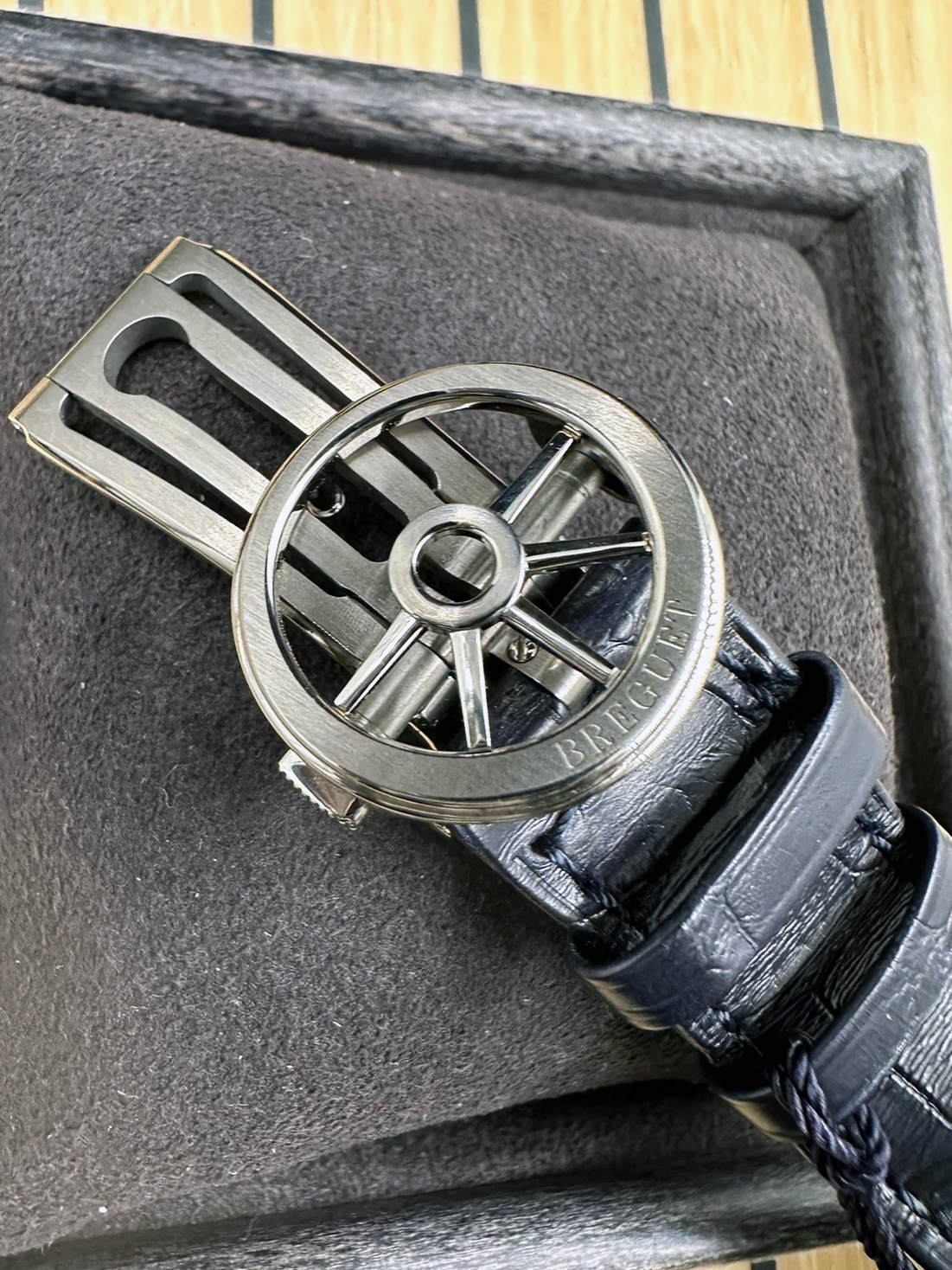 Breguet Marine 5517 40 mm 5517TI/Y1/9ZU