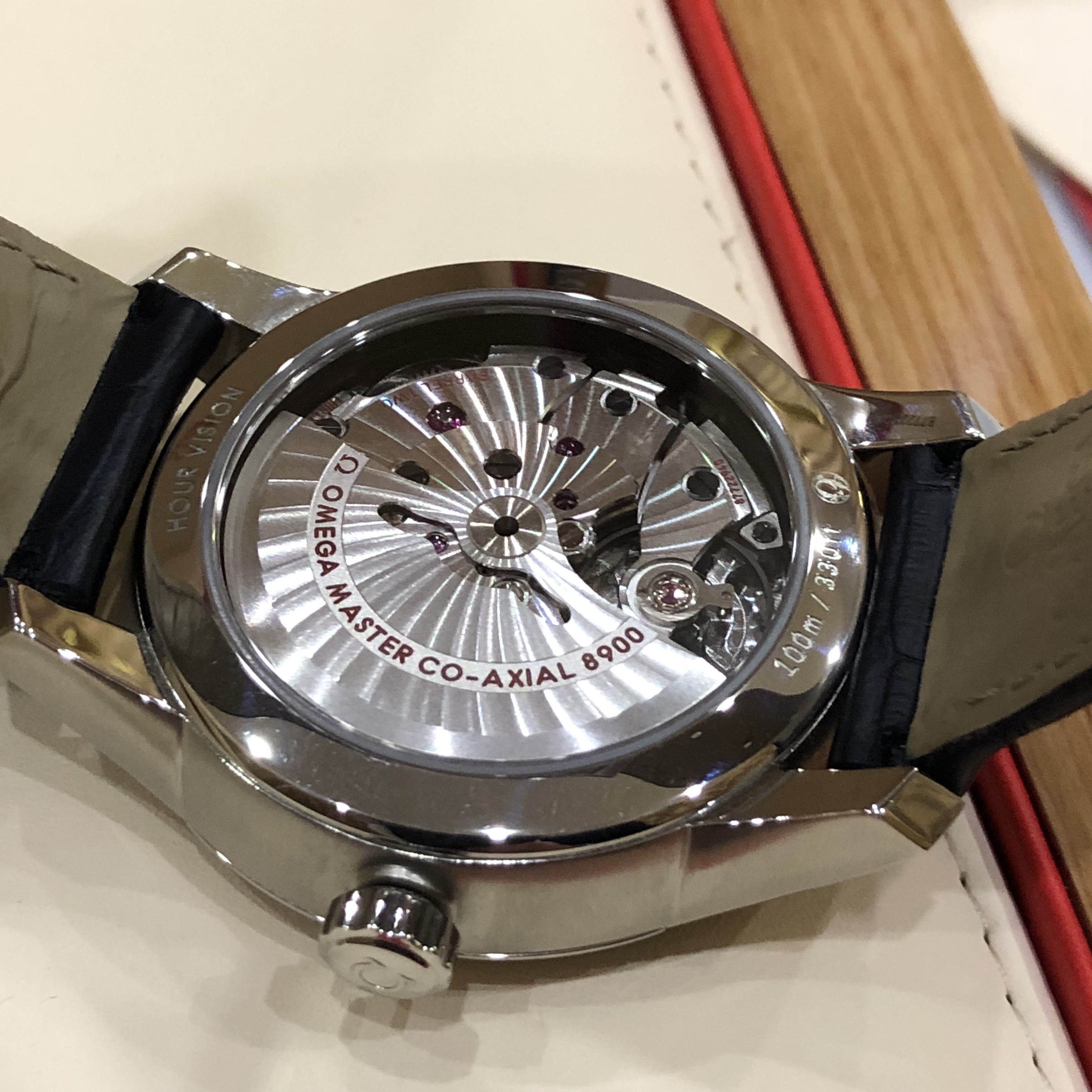 Omega De Ville Hour Vision Co-Axial Master Chronometer 41 mm 433.13.41.21.03.001