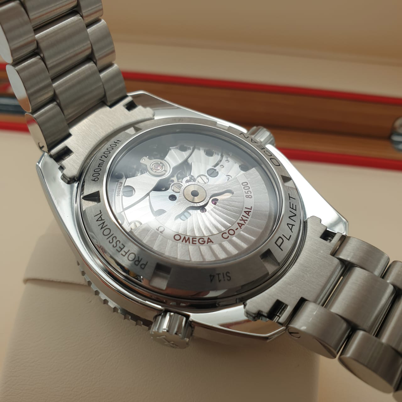 Omega Seamaster Planet Ocean 600M Omega Co-Axial 42 mm 232.30.42.21.01.001