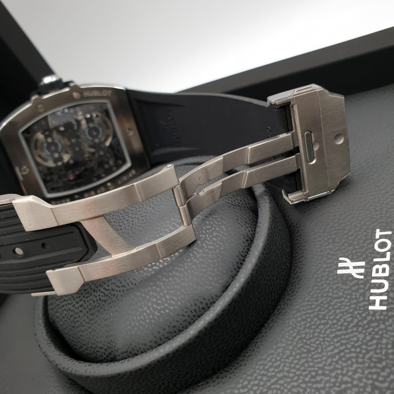 Hublot Spirit of Big Bang Meca-10 Titanium 45 mm 614.NX.1170.RX