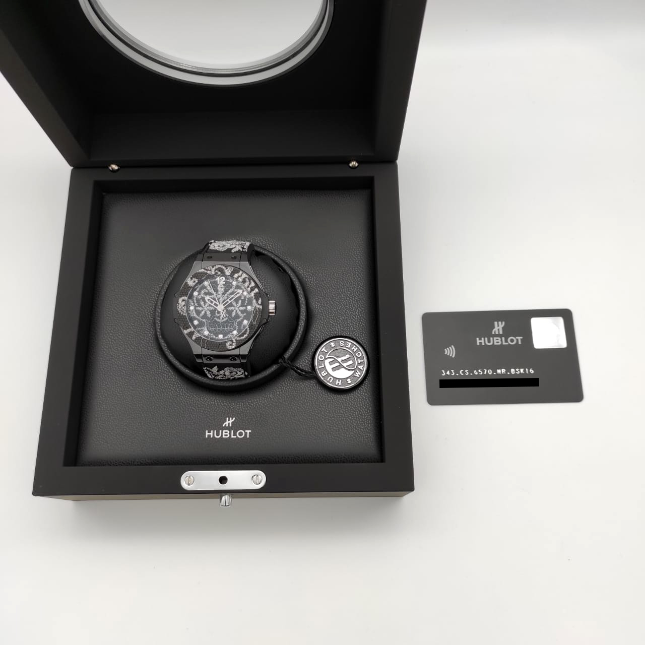 Hublot Big Bang Broderie Sugar Scull 41 mm 343.CS.6570.NR.BSK16
