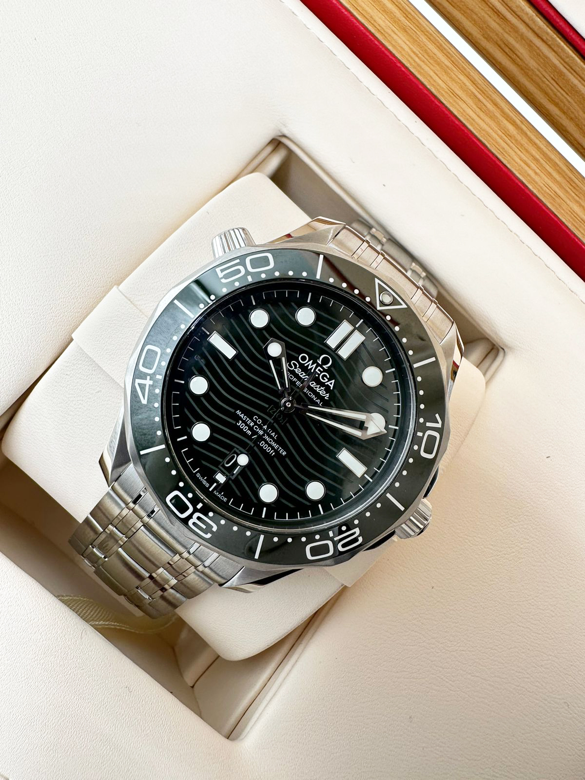 Omega Seamaster Diver 300M Co-Axial Master Chronometer 42 mm 210.30.42.20.10.001