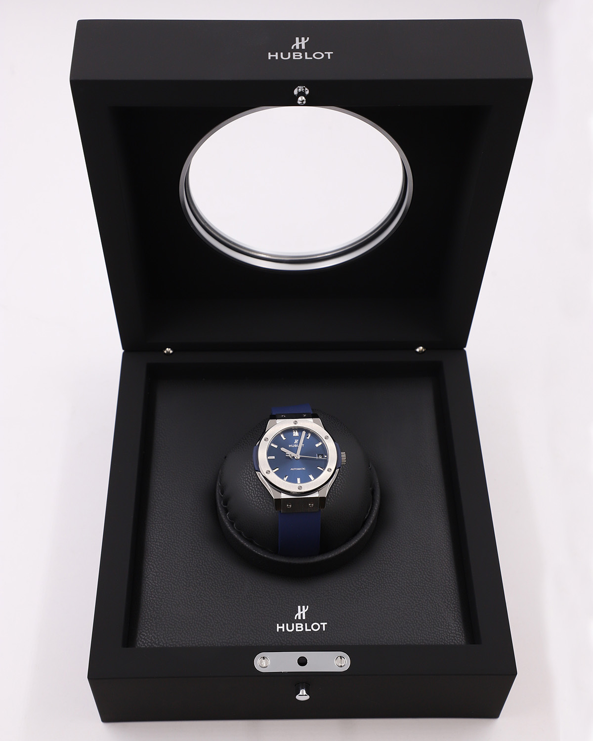 Hublot Classic Fusion Titanium Blue 38 mm 565.NX.7170.RX